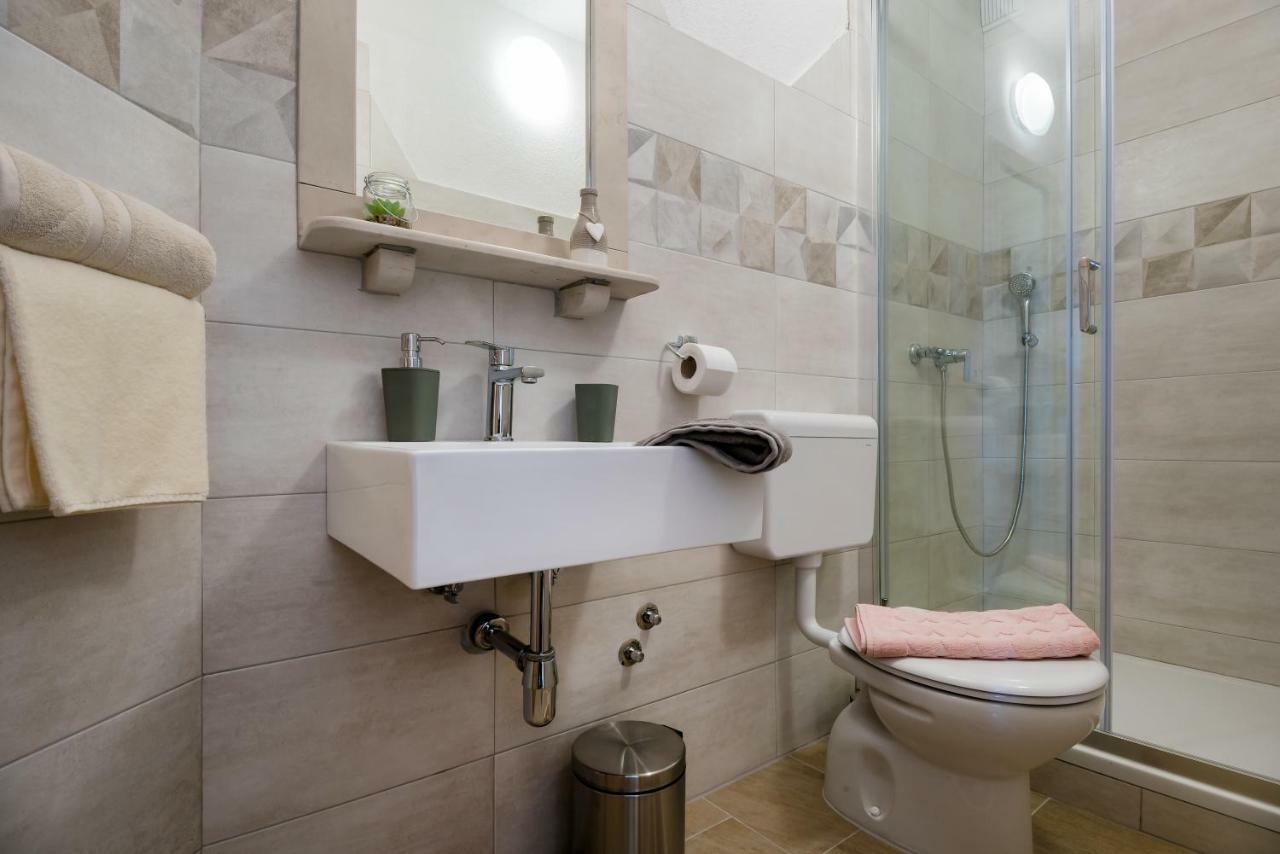 Apartment Cesarica Baška Voda Kültér fotó